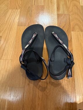 Earth runners tribal print, circadian M 5 W 7